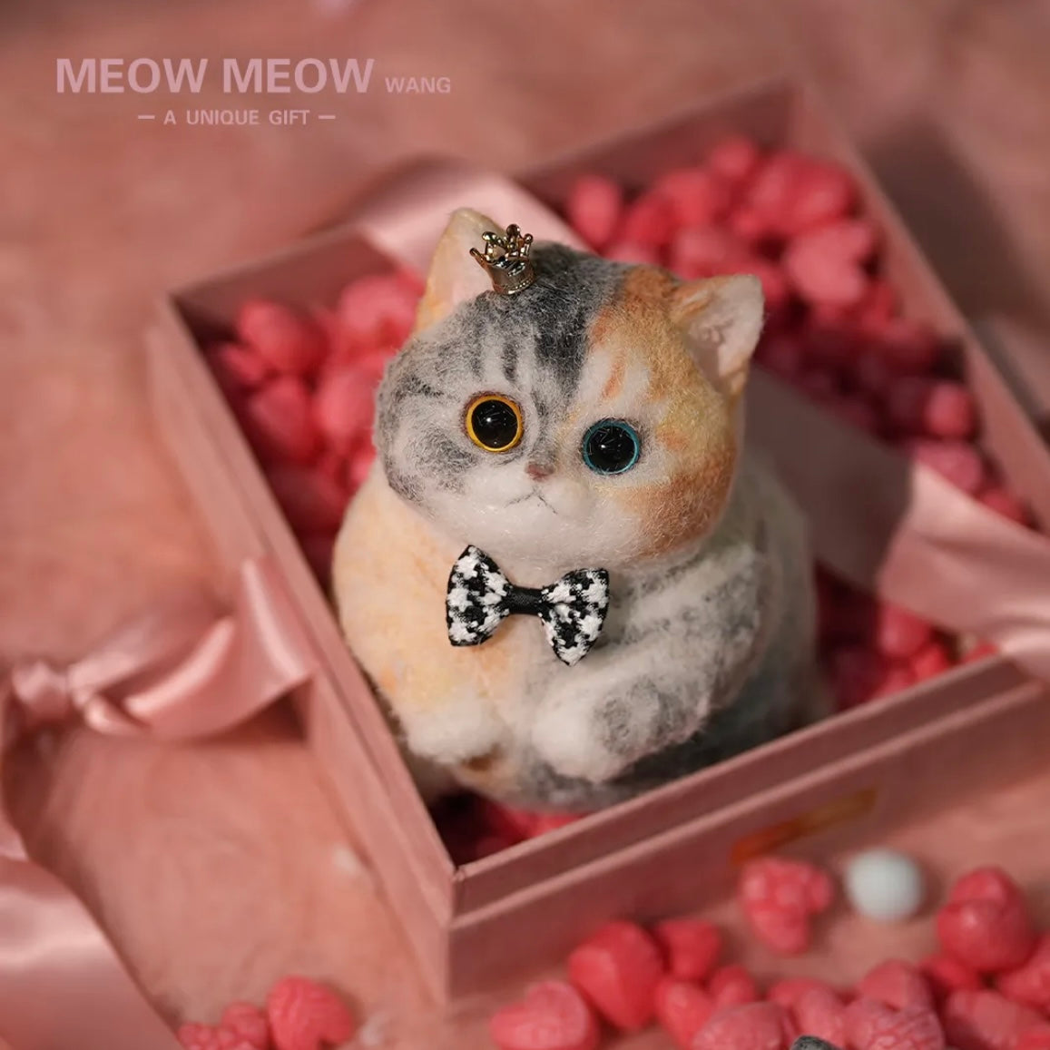 A Domineering And Mighty Three-Flowered Squishy Cat with the Blue and Yellow eyes